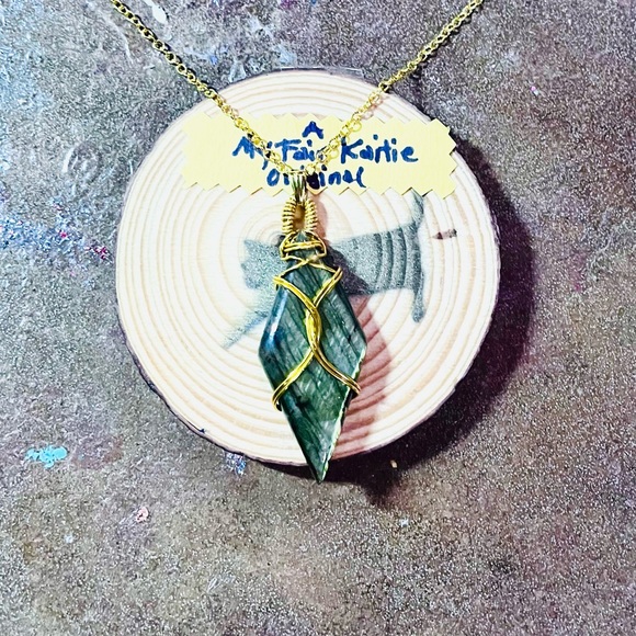 Incredible Diamond-Shaped Labradorite Amulet-Style Statement Necklace - Picture 2 of 10